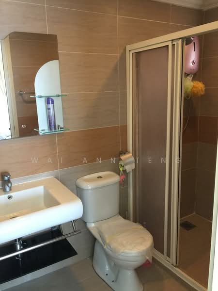 Condominium for Sale at Dynasty Garden Condominium - Wai Ann Teng - Bathroom - PropertyGuru.com.my