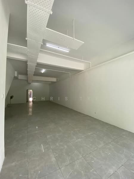 Kedai untuk Disewa di Seksyen 13 (Shah Alam) - Chris Tye - Interior - PropertyGuru.com.my