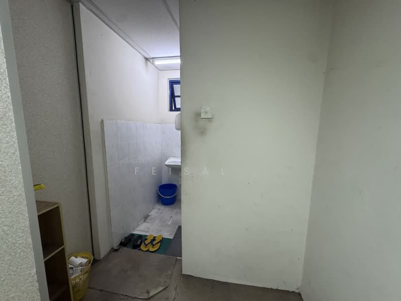 Kedai / Pejabat untuk Dijual di Kelana Jaya (Petaling Jaya) - Feisal . - Bathroom - PropertyGuru.com.my