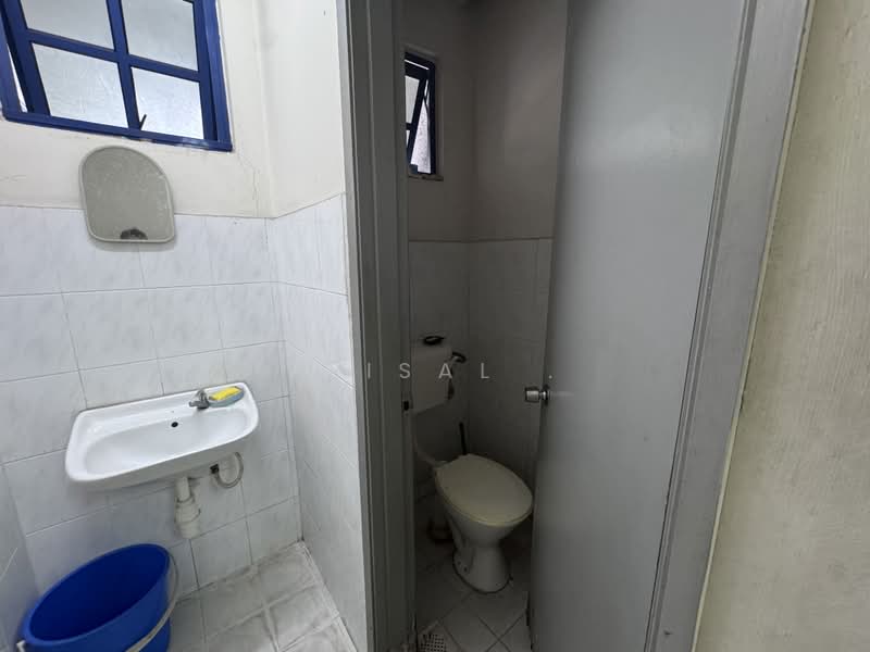 Kedai / Pejabat untuk Dijual di Kelana Jaya (Petaling Jaya) - Feisal . - Bathroom - PropertyGuru.com.my