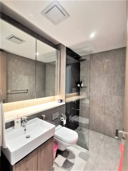 Servis Apartment untuk Disewa di Cantara Residences - Hacken Gan - Bathroom - PropertyGuru.com.my