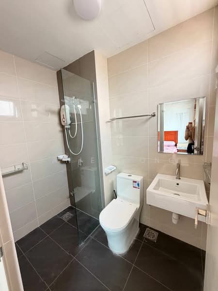 Condominium for Sale at The Raffles Suites - Daniel Yong - Bathroom - PropertyGuru.com.my
