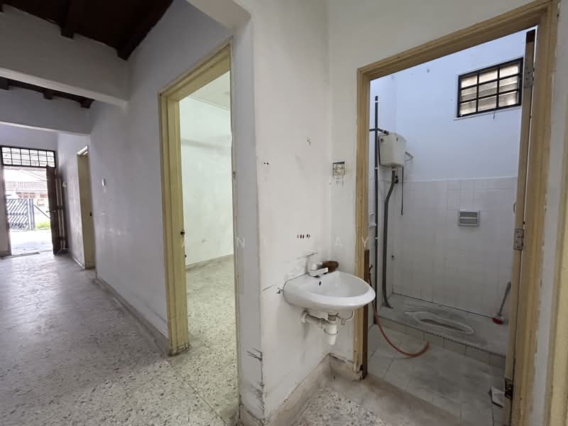 1.5-storey Terraced House for Rent in Johor Bahru (Johor) - Anne Tay - Corridor - PropertyGuru.com.my