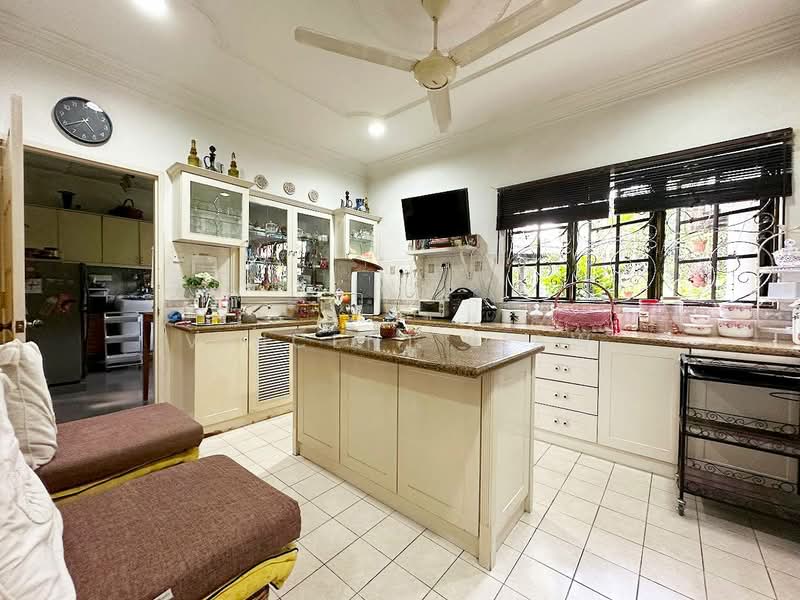Semi-Detached House for Sale in Kota Damansara (Selangor) - Vincent Liaw - Kitchen - PropertyGuru.com.my