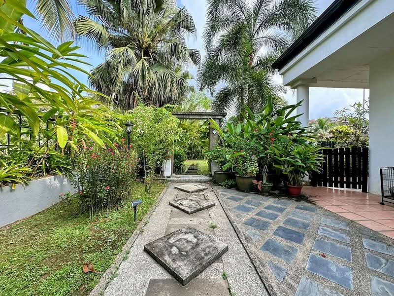 Semi-Detached House for Sale in Kota Damansara (Selangor) - Vincent Liaw - Garden - PropertyGuru.com.my