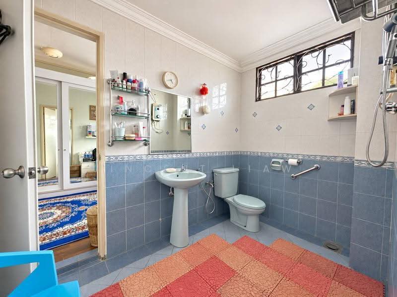 Semi-Detached House for Sale in Kota Damansara (Selangor) - Vincent Liaw - Bathroom - PropertyGuru.com.my