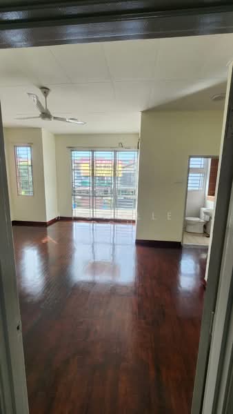 Rumah Teres untuk Dijual di Kota Kemuning (Shah Alam) - Michelle Boh - Living Room - PropertyGuru.com.my