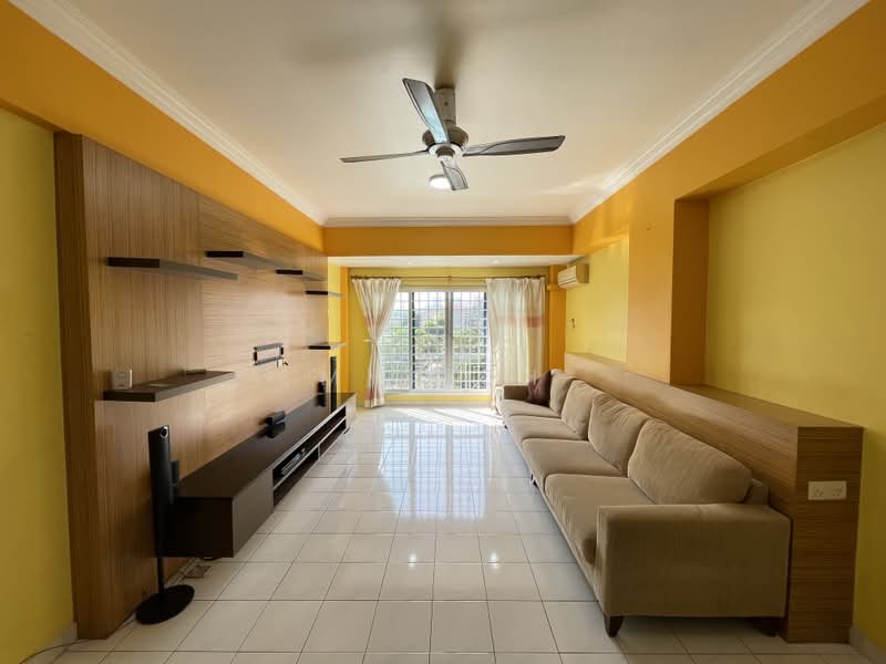 Kondominium untuk Dijual di Casa Venicia Condominium - MY Loh - Living Room - PropertyGuru.com.my
