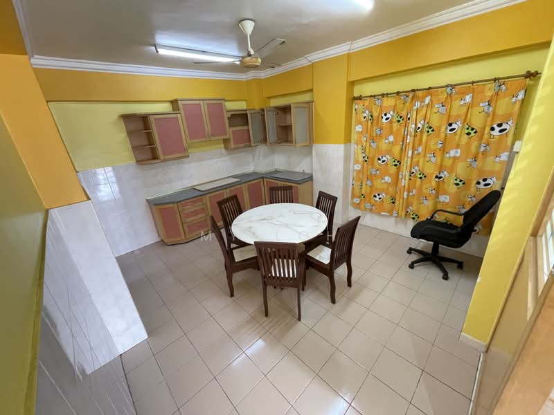 Kondominium untuk Dijual di Casa Venicia Condominium - MY Loh - Kitchen - PropertyGuru.com.my