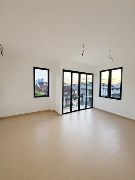 Rumah Berkembar untuk Dijual di Taman Ikhlas (Bandar Sungai Long) - Soon Sheng Law - Living Room - PropertyGuru.com.my