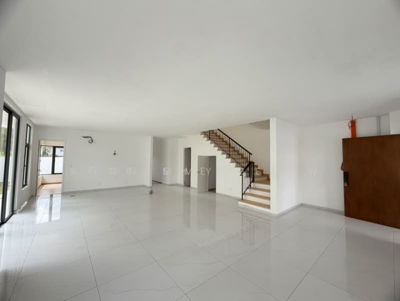 Rumah Berkembar untuk Dijual di Taman Ikhlas (Bandar Sungai Long) - Soon Sheng Law - Living Room - PropertyGuru.com.my