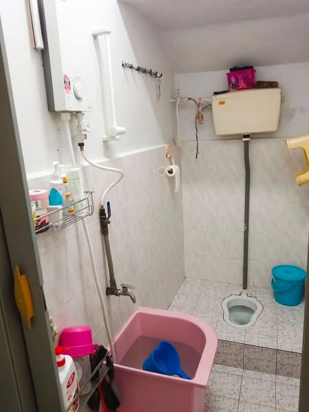 2-storey Terraced House for Sale in Taman Johor Jaya (Johor Bahru) - Daniel Yong - Bathroom - PropertyGuru.com.my
