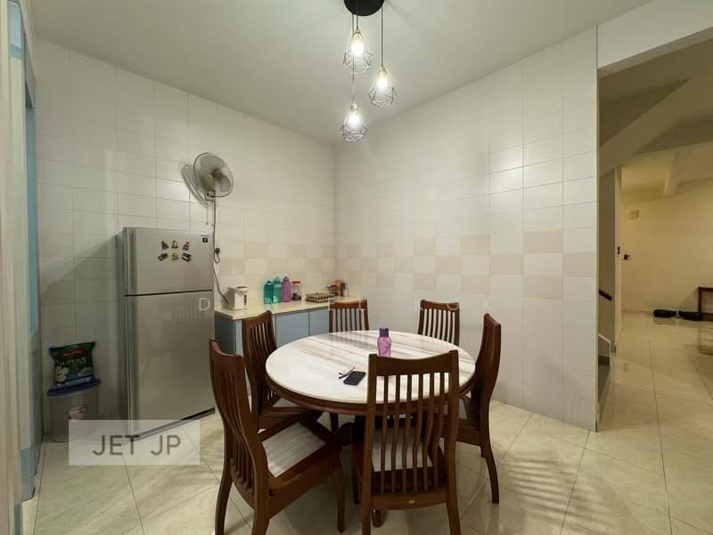 Semi-Detached House for Sale in Bandar Parklands (Klang) - Daniel Kok - Dining Room - PropertyGuru.com.my