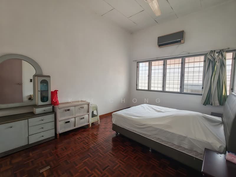 Rumah Teres 2 Tingkat untuk Dijual di Taman Chi Liung (Klang) - Kim Chong - Bedroom - PropertyGuru.com.my