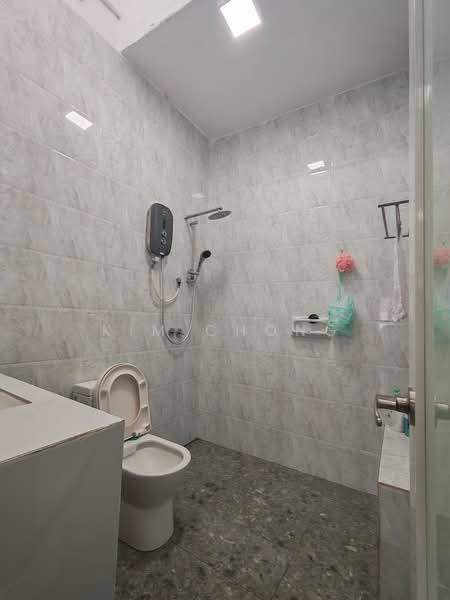 Rumah Teres 2 Tingkat untuk Dijual di Taman Chi Liung (Klang) - Kim Chong - Bathroom - PropertyGuru.com.my