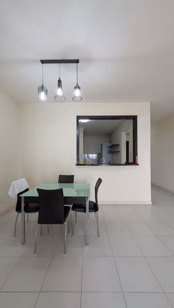 Kondominium untuk Dijual di The Tamarind - Wing Seow - Dining Room - PropertyGuru.com.my