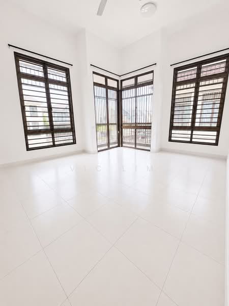 Rumah Kluster untuk Dijual di Setia Tropika (Johor Bahru) - Vic Lim - PropertyGuru.com.my
