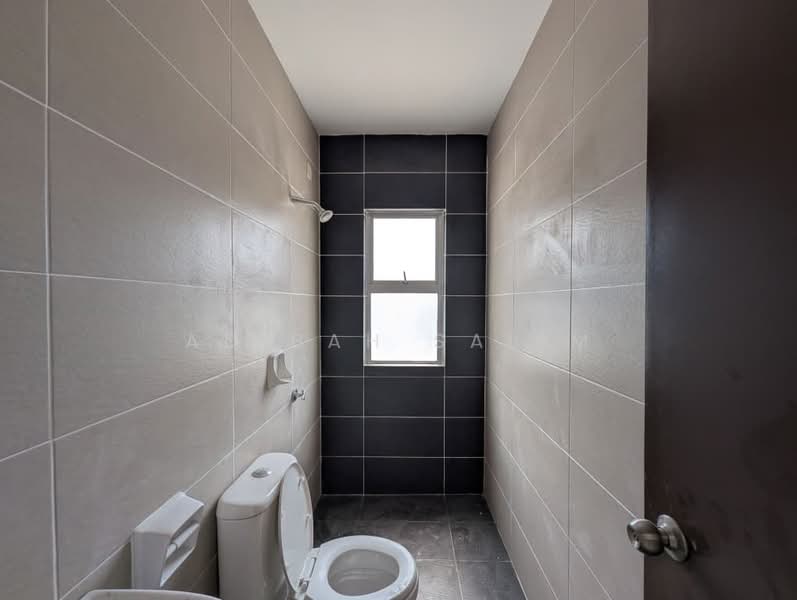 Cluster House for Sale in Sepang (Selangor) - Adibah Salim - Bathroom - PropertyGuru.com.my
