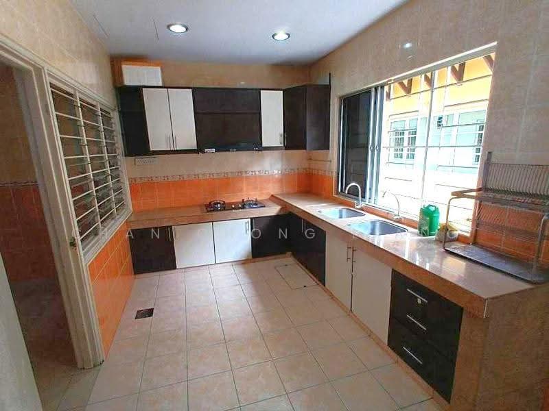 2-storey Terraced House for Sale in Taman Putra Prima (Puchong) - Chan Chong Liang - Kitchen - PropertyGuru.com.my