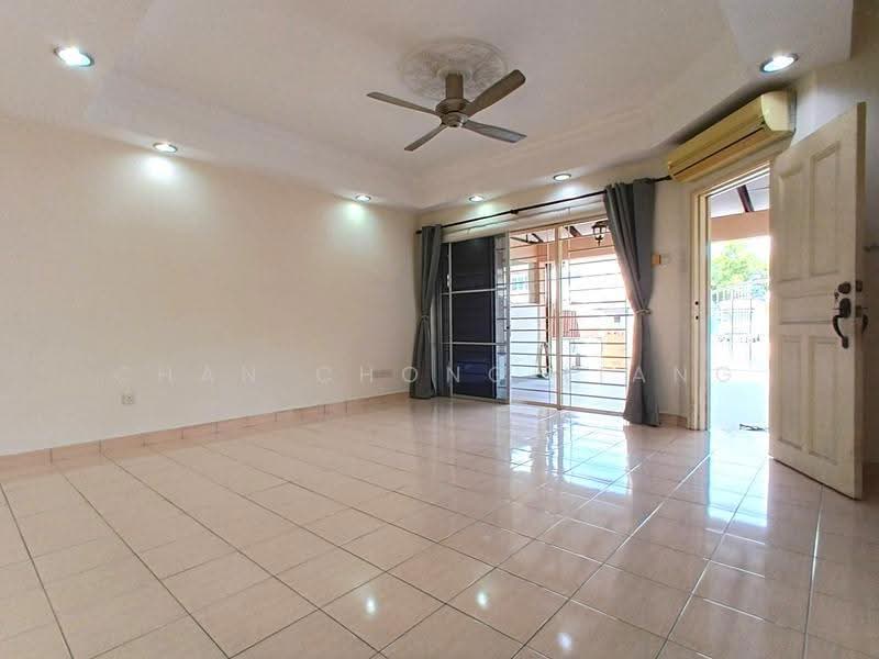 2-storey Terraced House for Sale in Taman Putra Prima (Puchong) - Chan Chong Liang - Living Room - PropertyGuru.com.my