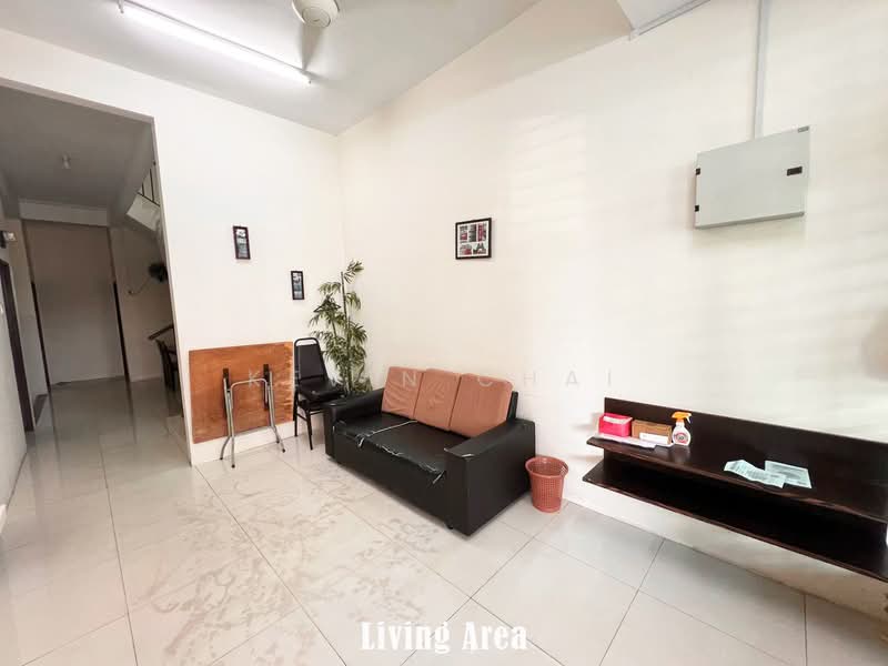 3-storey Terraced House for Sale in Kampar (Perak) - Kevin Chai - Living Room - PropertyGuru.com.my