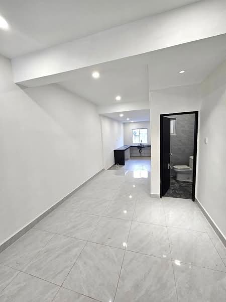 Rumah Teres 1 Tingkat untuk Dijual di Bandar Selesa Jaya (Skudai) - Erness Tan - Living Room - PropertyGuru.com.my