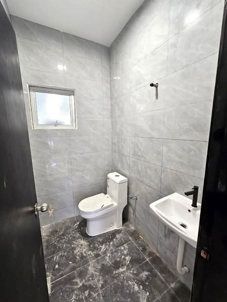 Rumah Teres 1 Tingkat untuk Dijual di Bandar Selesa Jaya (Skudai) - Erness Tan - Bathroom - PropertyGuru.com.my
