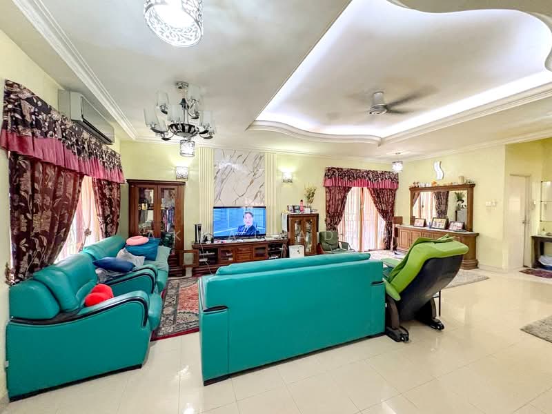 Rumah Berkembar untuk Dijual di Taman Cheras Jaya (Cheras) - Akmal Adam - Living Room - PropertyGuru.com.my