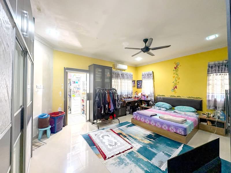 Rumah Berkembar untuk Dijual di Taman Cheras Jaya (Cheras) - Akmal Adam - Bedroom - PropertyGuru.com.my