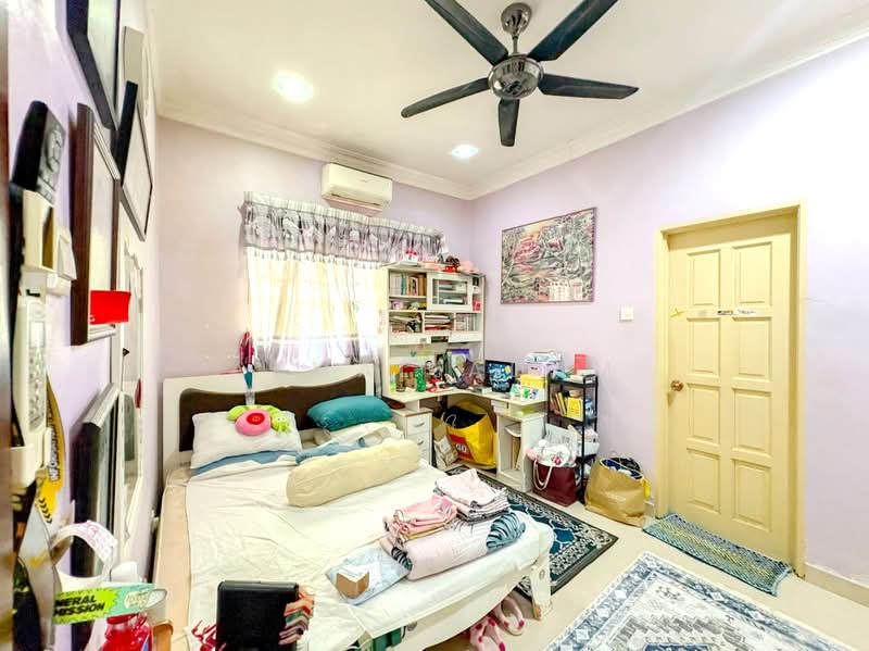 Rumah Berkembar untuk Dijual di Taman Cheras Jaya (Cheras) - Akmal Adam - Bedroom - PropertyGuru.com.my