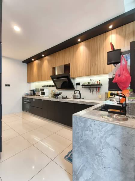 2-storey Terraced House for Sale in Taman Mount Austin (Tebrau) - Crystal Tan - Kitchen - PropertyGuru.com.my