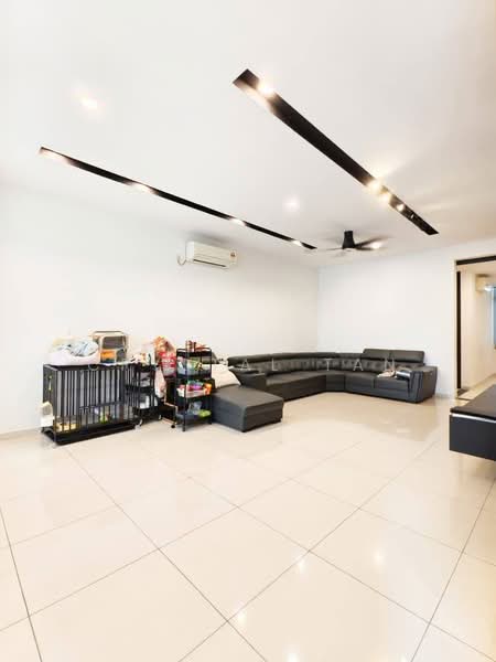 2-storey Terraced House for Sale in Taman Mount Austin (Tebrau) - Crystal Tan - Living Room - PropertyGuru.com.my
