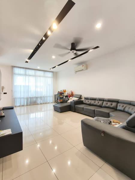 2-storey Terraced House for Sale in Taman Mount Austin (Tebrau) - Crystal Tan - Living Room - PropertyGuru.com.my