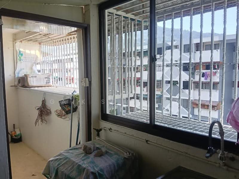 Rumah Flat untuk Dijual di Kampung Melayu - Gaik Suan Tan - Balcony - PropertyGuru.com.my