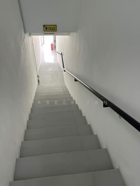 Kilang untuk Disewa di Serdang Raya (Seri Kembangan) - Tabber Tan - Corridor - PropertyGuru.com.my