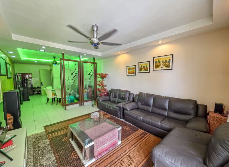 Kondominium untuk Dijual di Platinum Lake PV 13 - Azli Ibrahim - Living Room - PropertyGuru.com.my