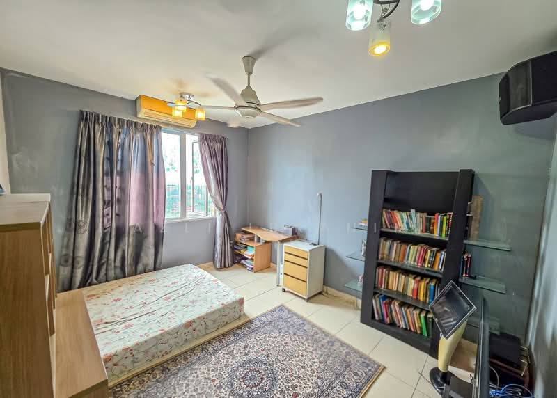 Kondominium untuk Dijual di Platinum Lake PV 13 - Azli Ibrahim - Bedroom - PropertyGuru.com.my