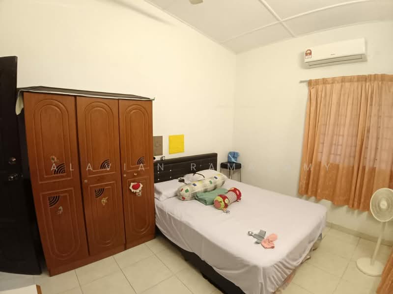 2-storey Terraced House for Sale in Taman Palm Grove (Klang) - Alavian Ramasamy - Bedroom - PropertyGuru.com.my