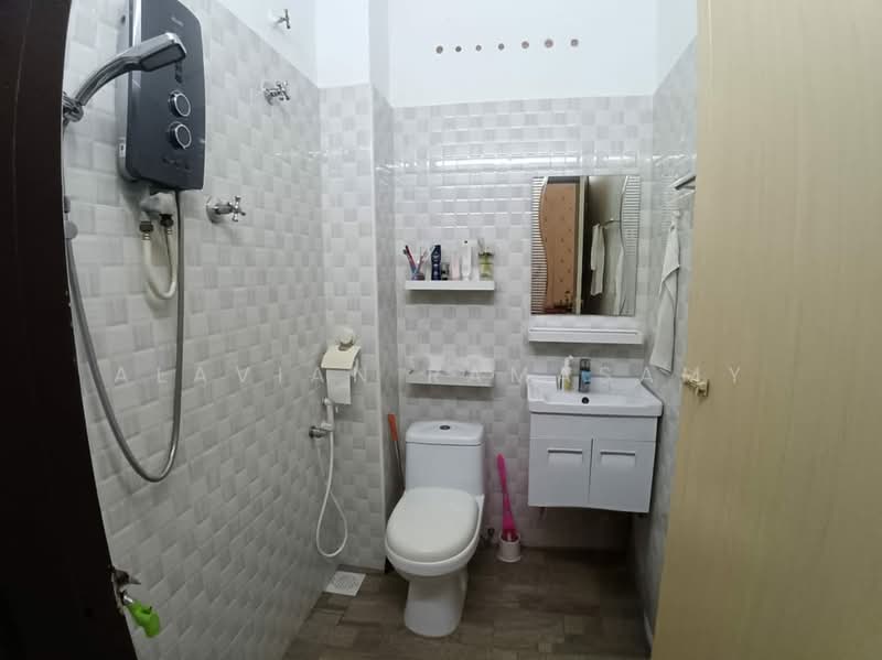 2-storey Terraced House for Sale in Taman Palm Grove (Klang) - Alavian Ramasamy - Bathroom - PropertyGuru.com.my