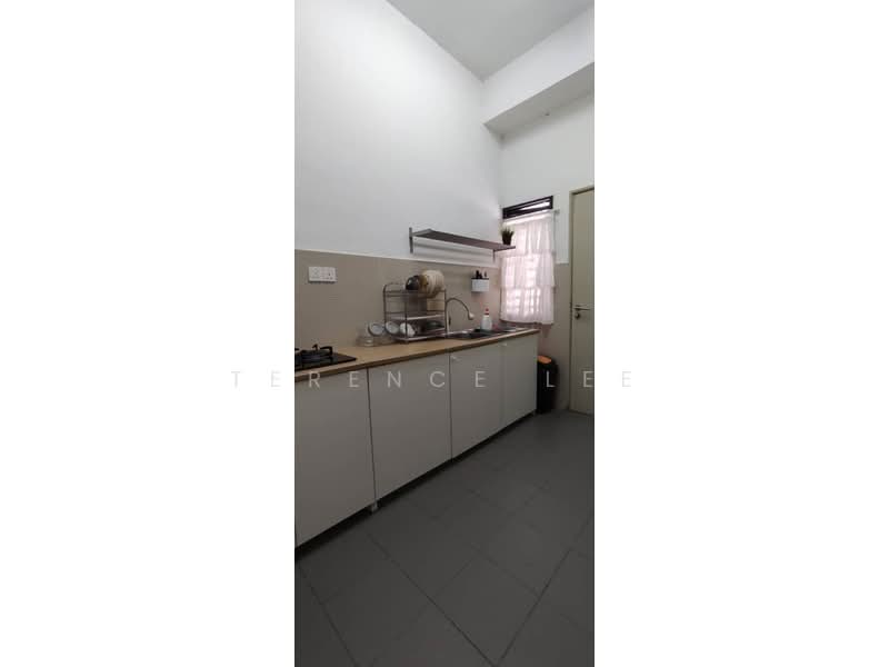 Rumah Teres untuk Dijual di Bandar Bukit Raja (Klang) - Terence Lee - Kitchen - PropertyGuru.com.my