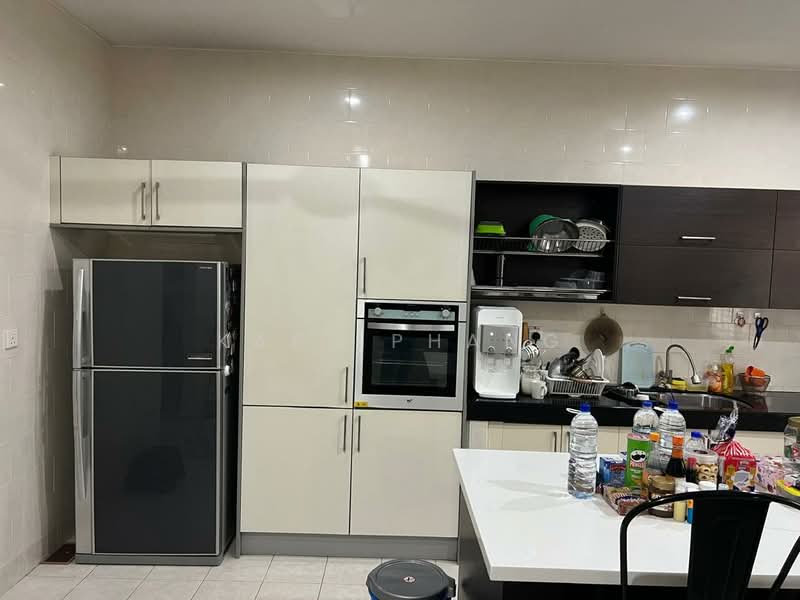 2-storey Terraced House for Sale in Bukit Jelutong (Shah Alam) - Karl Phang - Kitchen - PropertyGuru.com.my
