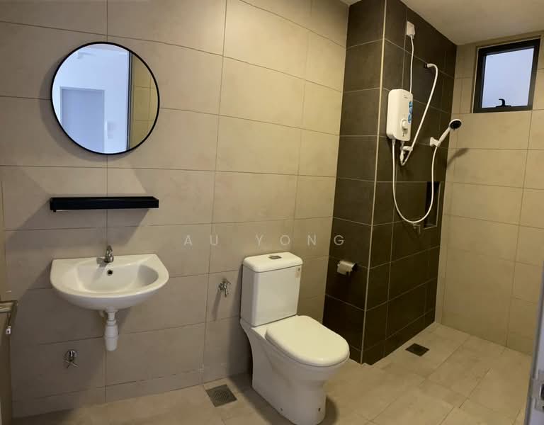 Servis Apartment untuk Disewa di Luminari - Au Yong - Bathroom - PropertyGuru.com.my