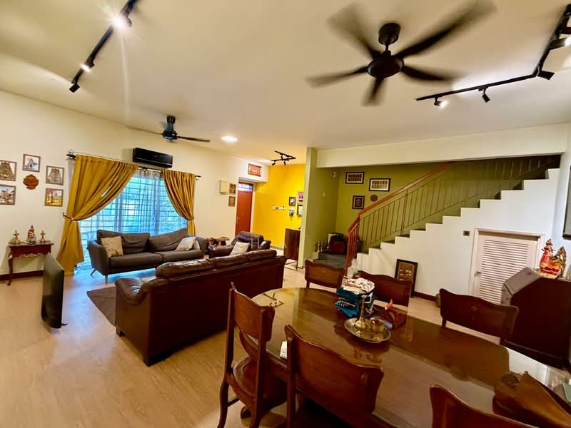 Rumah Teres 2 Tingkat untuk Dijual di Sutera Damansara (Damansara Damai) - Sha . - Living Room - PropertyGuru.com.my