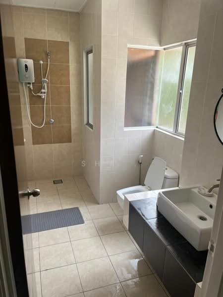 Rumah Teres 2 Tingkat untuk Dijual di Sutera Damansara (Damansara Damai) - Sha . - Bathroom - PropertyGuru.com.my