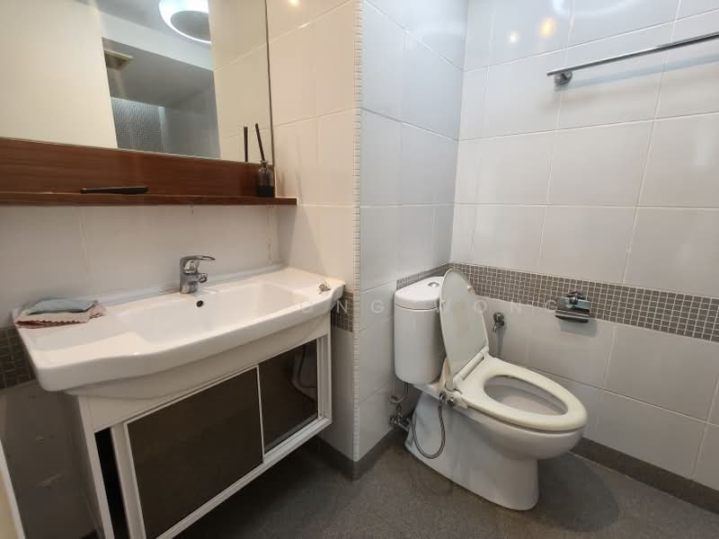 Service Residence for Sale at i-Zen @ Kiara 1 - Teddy Wong - Bathroom - PropertyGuru.com.my