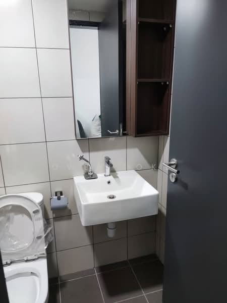 Servis Apartment untuk Disewa di D'Quince Residences - Owen Loke - Bathroom - PropertyGuru.com.my