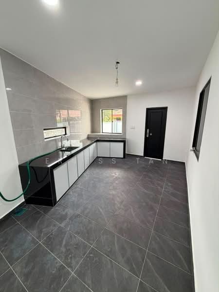 Rumah Teres 1 Tingkat untuk Dijual di Taman Suria (Johor Bahru) - Erness Tan - Kitchen - PropertyGuru.com.my