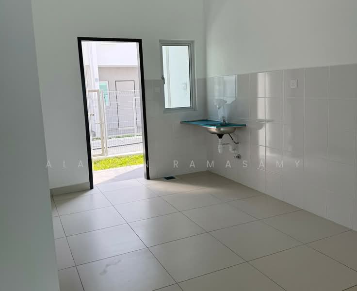 2-storey Terraced House for Sale in Kota Bayuemas (Klang) - Alavian Ramasamy - Kitchen - PropertyGuru.com.my
