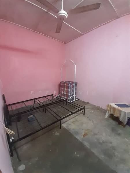 2-storey Terraced House for Rent in Taman Jaya Utama (Telok Panglima Garang) - Stephanie Yap - Bedroom - PropertyGuru.com.my