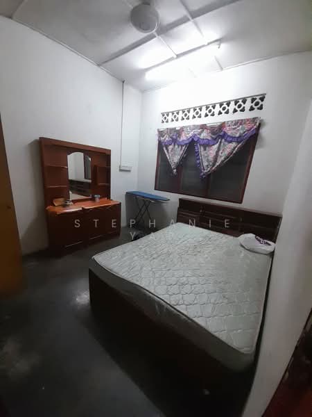 2-storey Terraced House for Rent in Taman Jaya Utama (Telok Panglima Garang) - Stephanie Yap - Bedroom - PropertyGuru.com.my